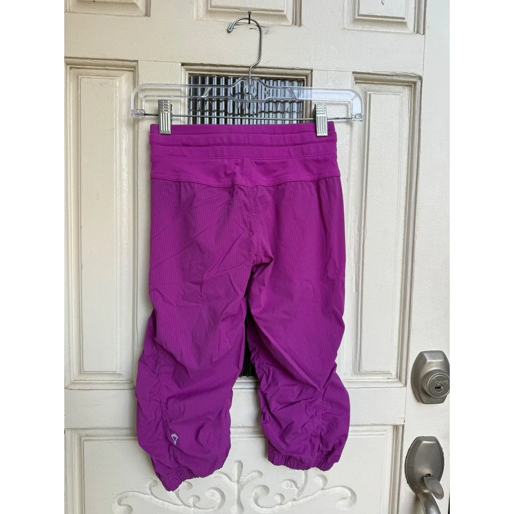 Ivivva Lululemon Girls Magenta Ruched Capri Joggers Purple Athletic Pants Size 7